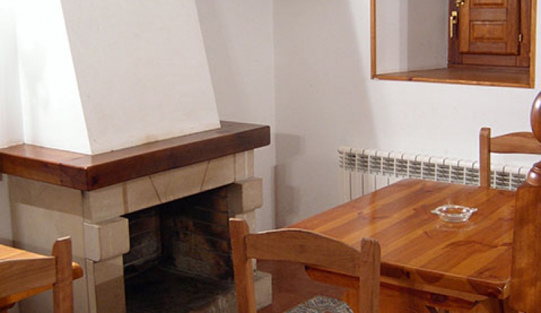 Salón con chimenea, Pocotrigo, casa rural cantabria