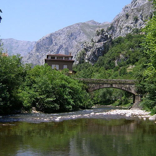 Paisajes y pueblos del entorno de la Casa Rural Pocotrigo, Linares, Cantabria