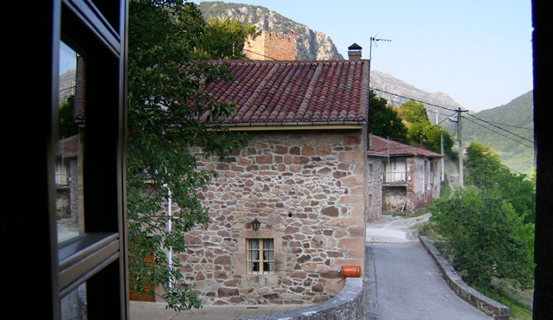 Vistas desde interior casa rural